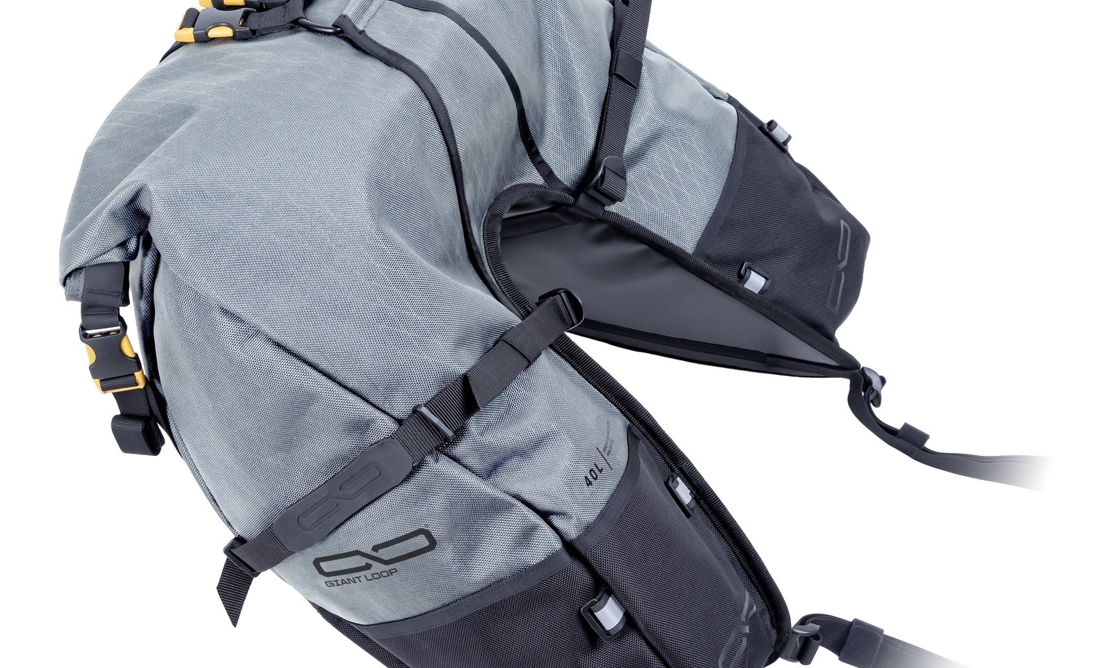 Giant Loop Coyote Saddlebag ’26 - Grey (39L)